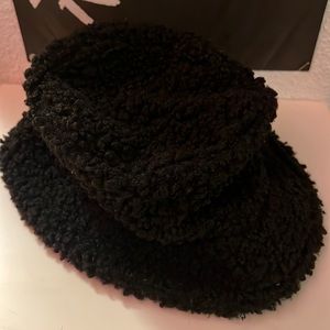 Jeans warehouse fluffy black bucket hat